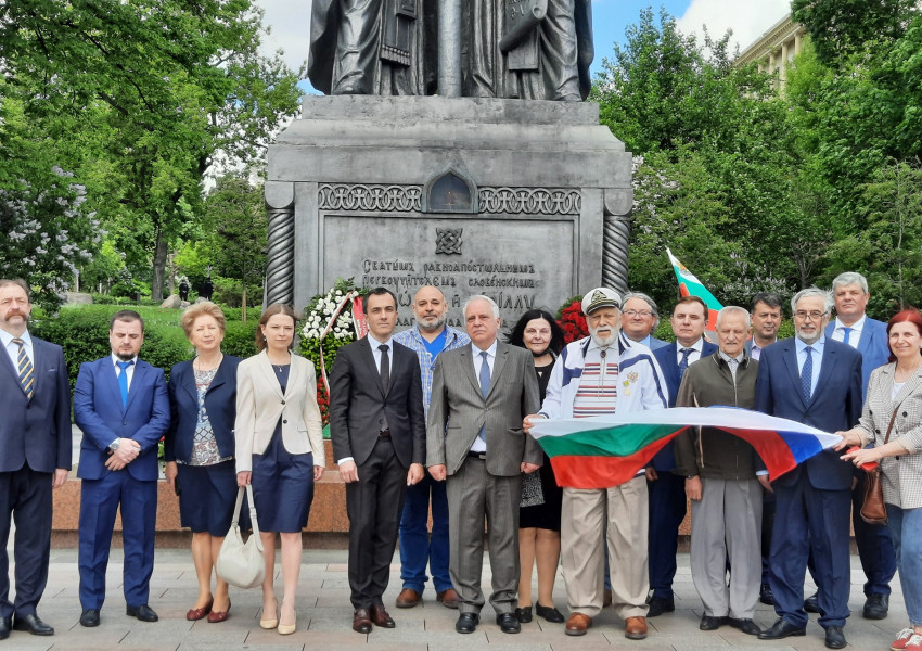 За първи път от 30 години България няма да участва на официалната церемония за 24 май в Москва