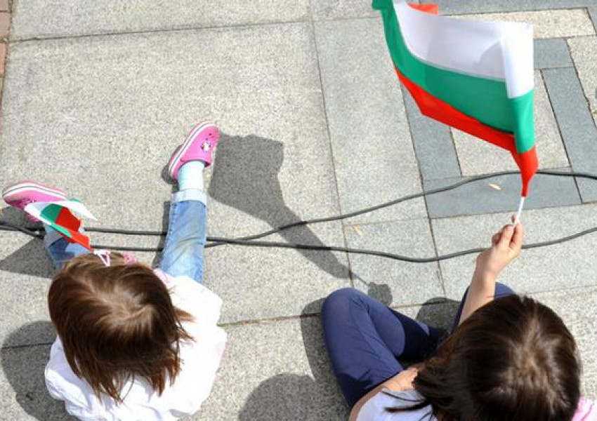 Колко са българските деца, родени в чужбина?
