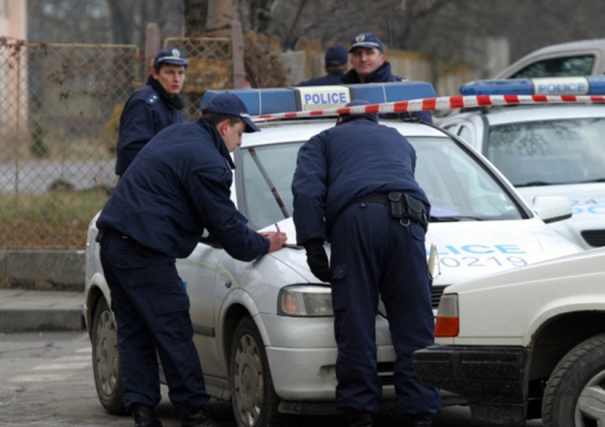 Среднощен екшън в София: Бивш затворник катастрофира след гонка с полицията