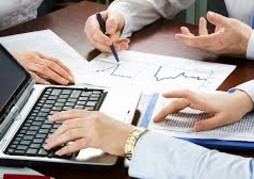 Бизнесът на Острова с първи ръст от 20 месеца насам