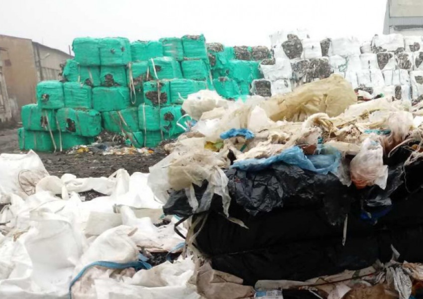 Връщаме на Италия още 54 контейнера с незаконен боклук