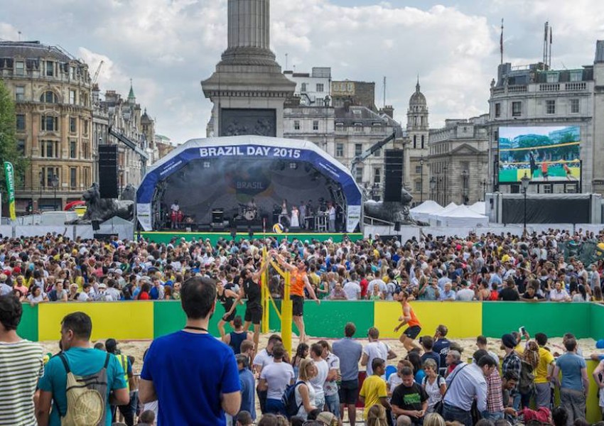 Бразилски ритми огласят центъра на Лондон