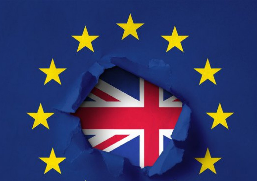Британски министри: ЕС рискува глобална банкова криза, ако блокира сделката за Брекзит  