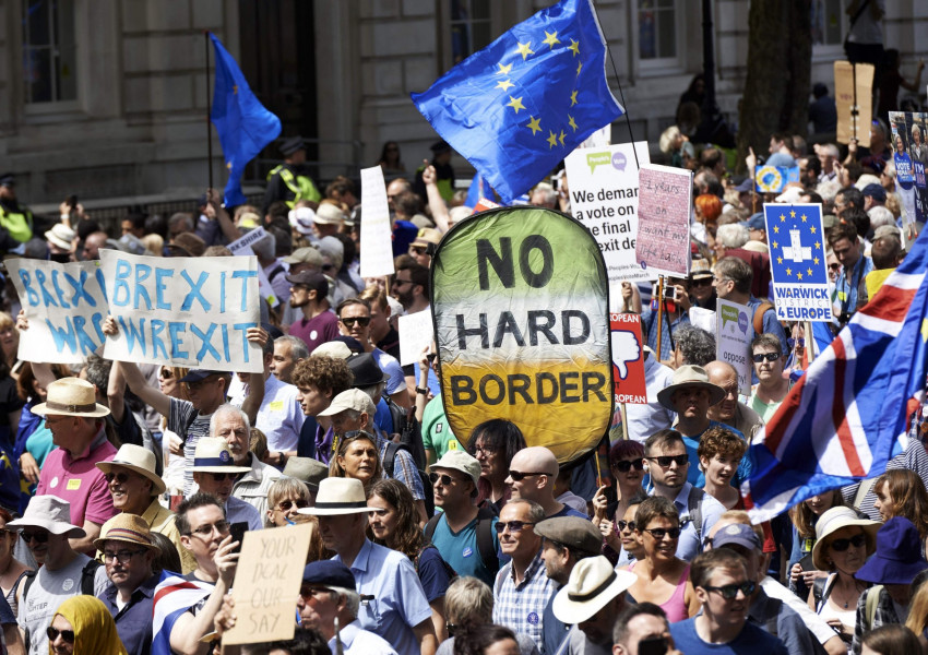 "Време е Тереза Мей да каже на нацията, че Брекзит е невъзможен"