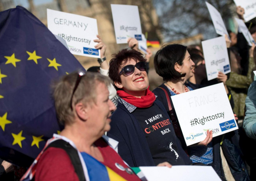 Половината европейски граждани планират да напуснат Великобритания