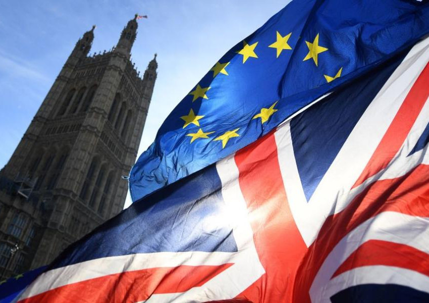 Първа оставка след блокирането на парламента