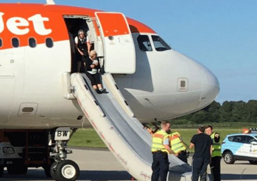 Какви думи да не използваме в самолета?