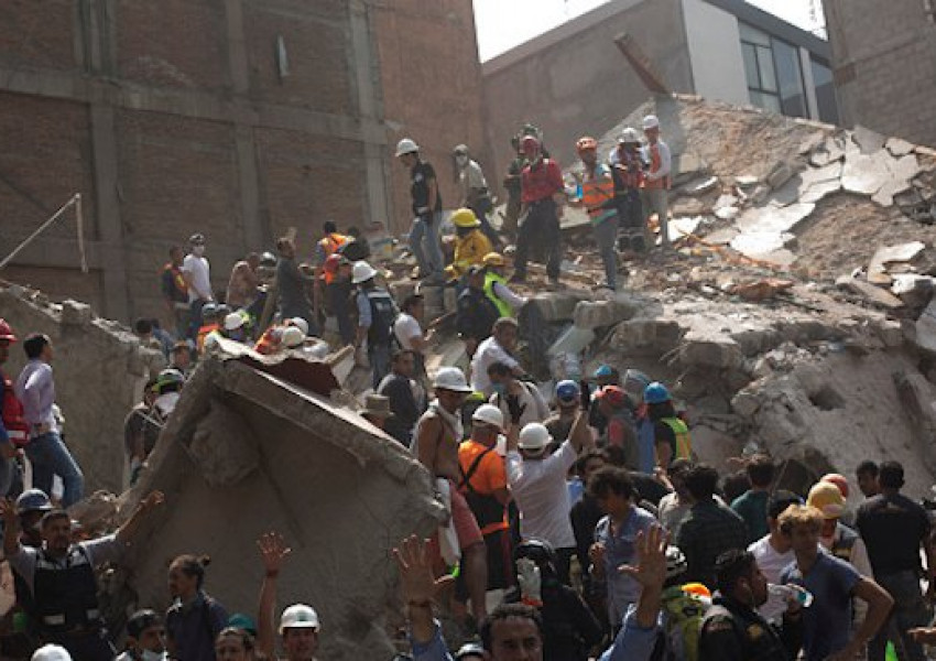 Броят на жертвите на труса в Мексико достигна 225 души  