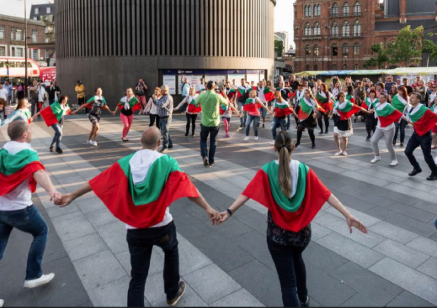 Хиляди българи по света ще се хванат за ръце в хоро на 3-ти март