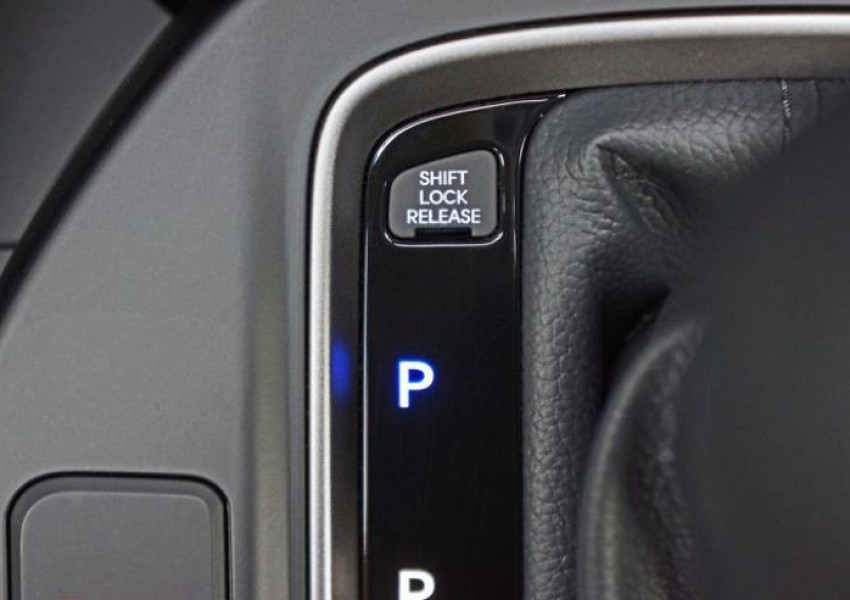 Загадъчни бутони в колата: За какво служат?