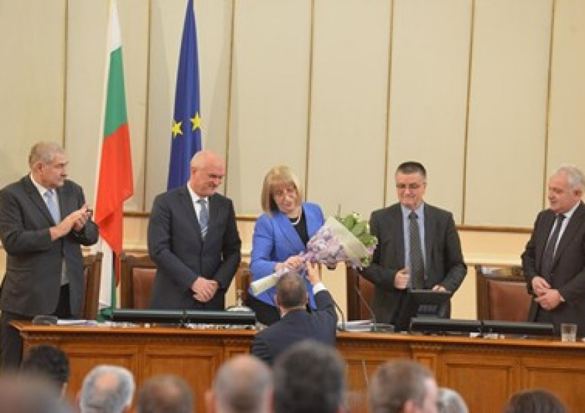 Цацева удари последния звънец