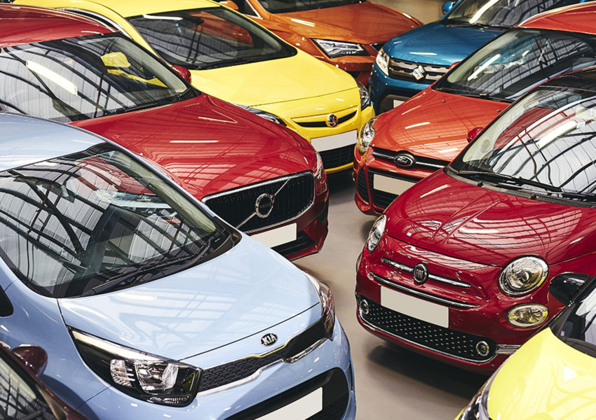 Продажбите на автомобили във Великобритания се сринаха