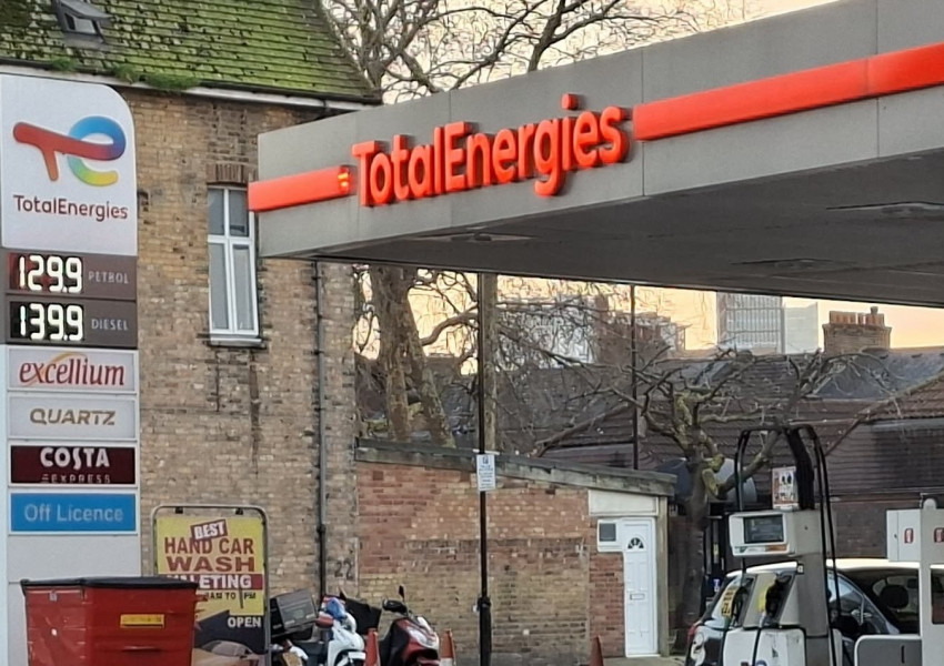 Започна ли презапасяване с бензин и дизел? Властите призовават да не се поддаваме на паника заради войната