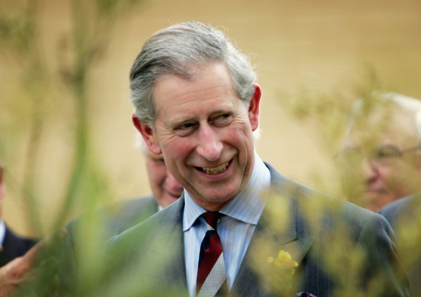 Принц Чарлз заминава за Куба