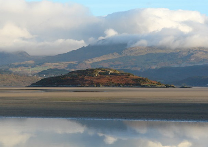 Частен британски остров се продава на цената на гарсониера в Лондон