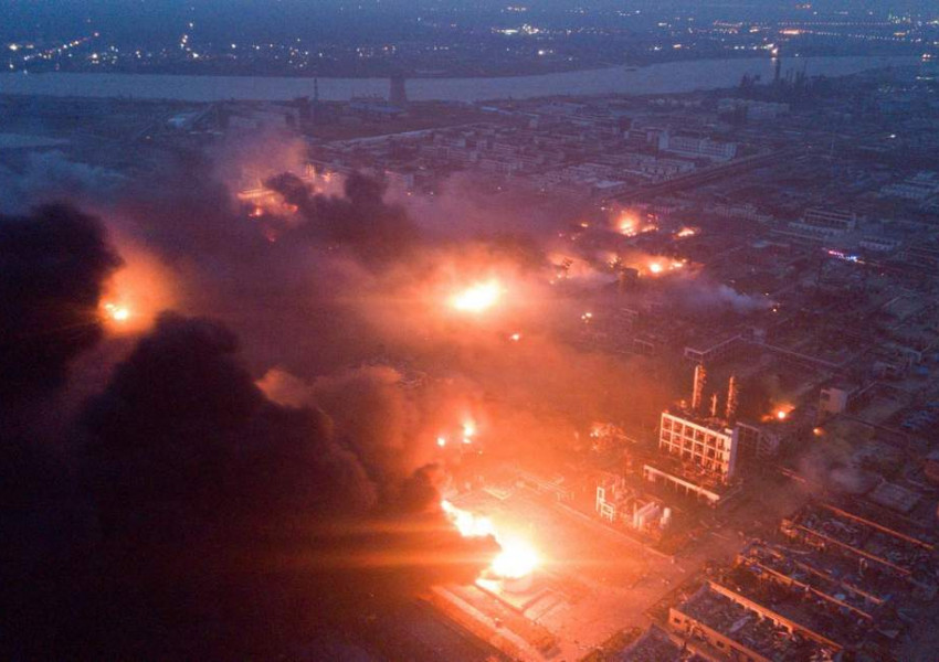 Над 40 души загинаха при взрив на китайски завод (СНИМКИ)