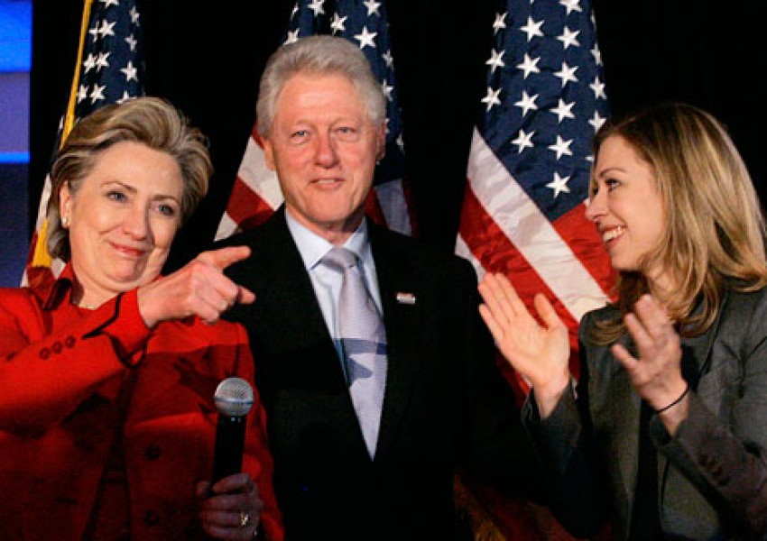 Бил и Хилари Клинтън се сдобиха с второ внуче!