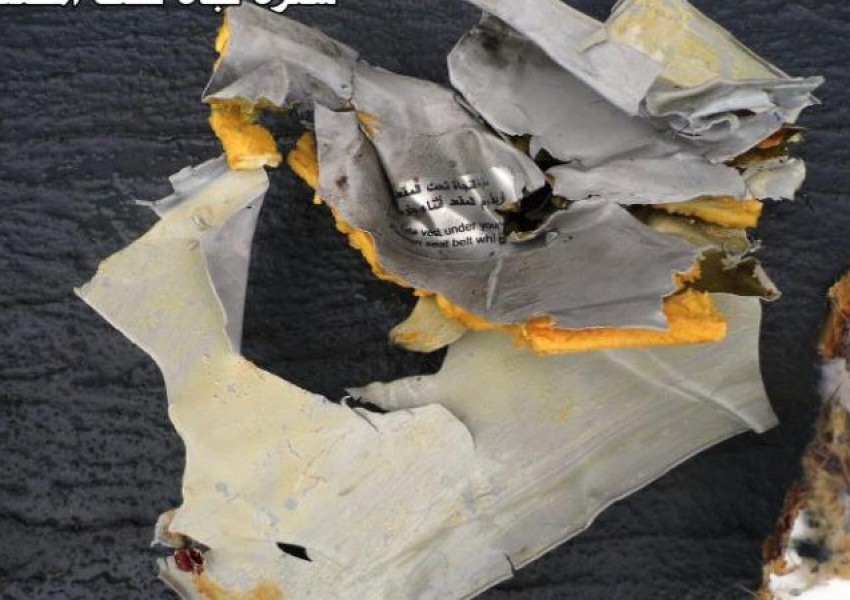 Откриха следи от динамит по останки на падналия египетски самолет