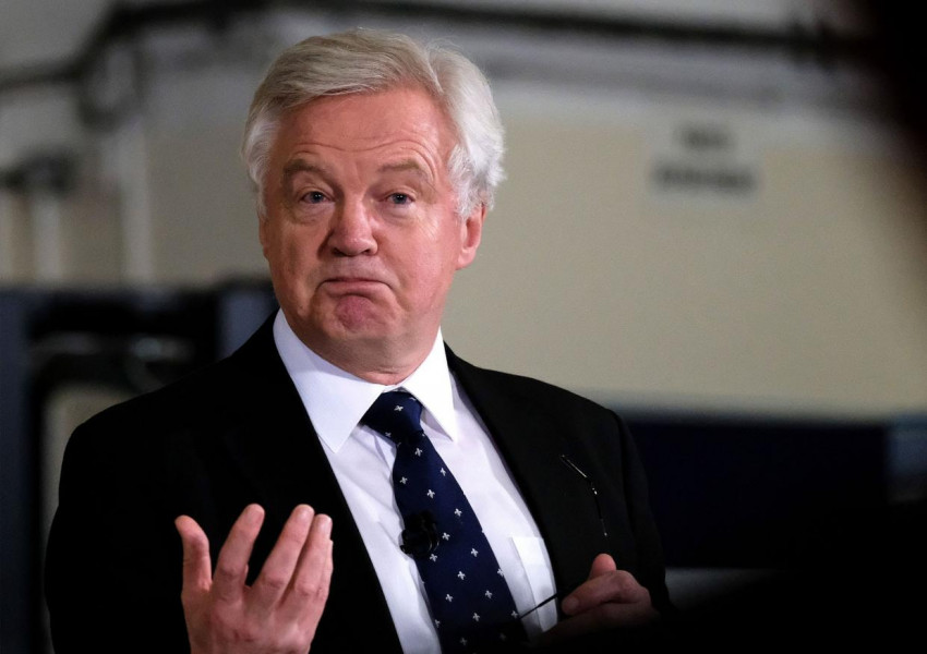 Дейвид Дейвис: ЕС ни извива ръцете