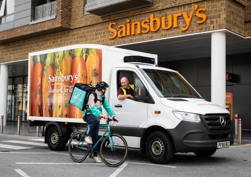 Sainsbury’s ще доставя готова пица директно до вратата ни