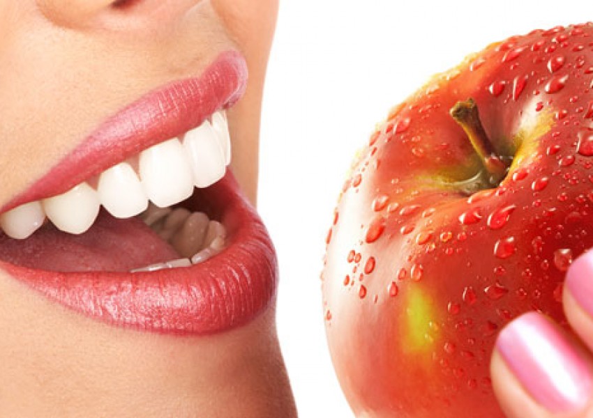 10 навика, с които вредим на зъбите си