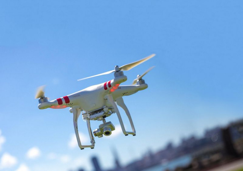 Великобритания забранява дроновете до летища