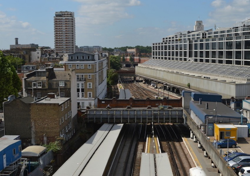 Разходете се по покрива на Victoria Station (СНИМКИ)