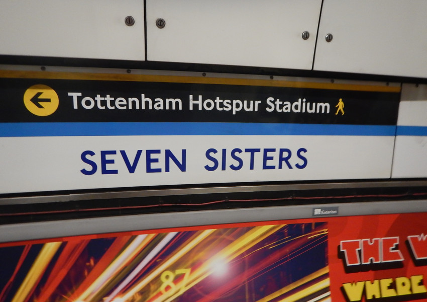 Нападение с чук на Seven Sisters Station.