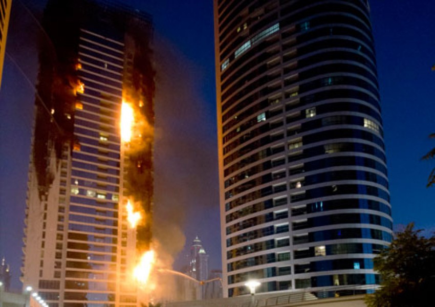40 етажа от хотела в Дубай са засегнати от пожара на Нова година (ВИДЕО)