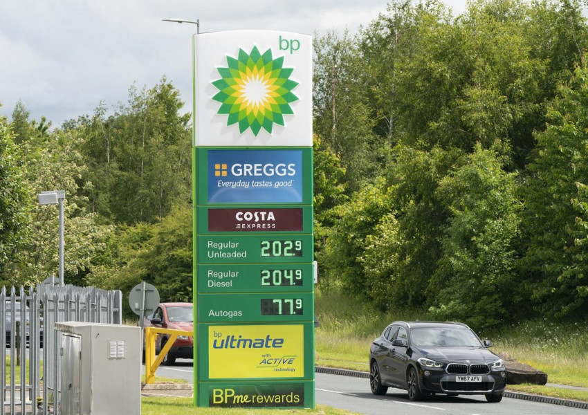 Инфлацията във Великобритания ще бъде двуцифрена, бензина и дизела минаха £2 паунда литъра в Лондон