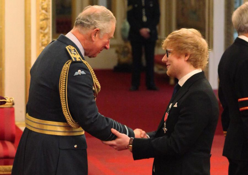 Ед Шийран сгафи по време на среща с принц Чарлз