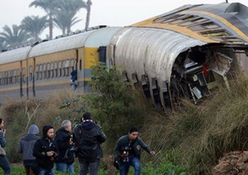 Страшна трагедия в Египет! Десет убити при тежка катастрофа!