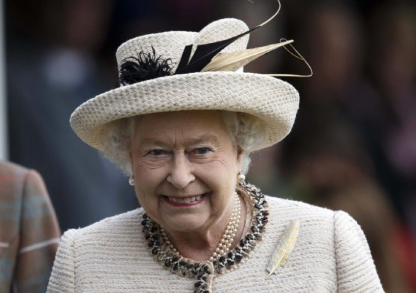 Шокиращо! Кралицата праща милиони в офшорки!
