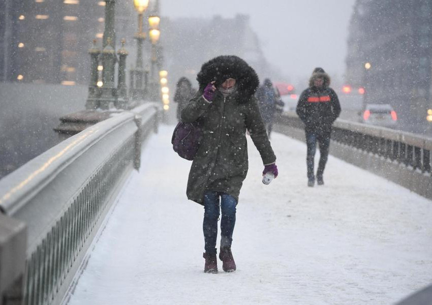 Бум на отменени полети до Лондон заради бурята “Ема”