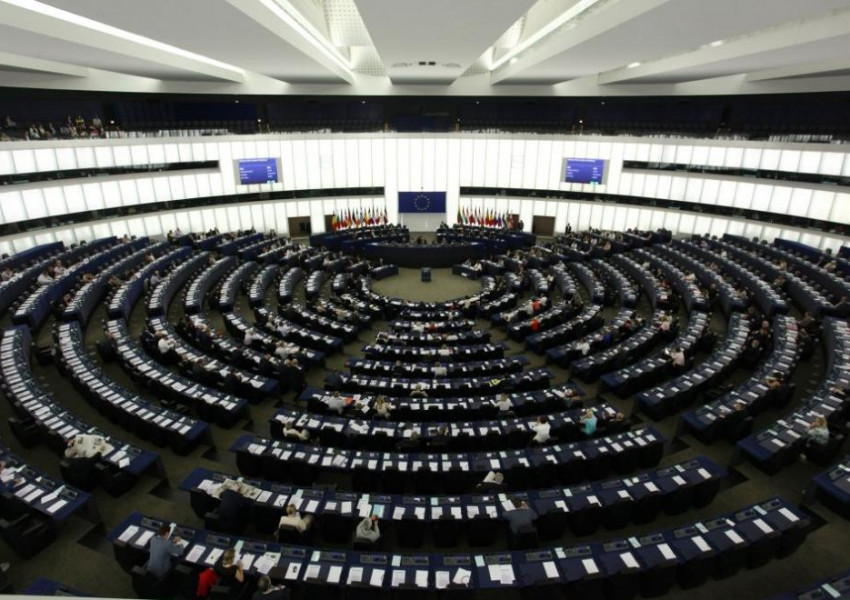 Какво всъщност прави един евродепутат?