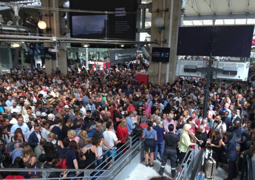 Авария на „Eurostar” предизвика огромно закъснение и хаос под Ламанша