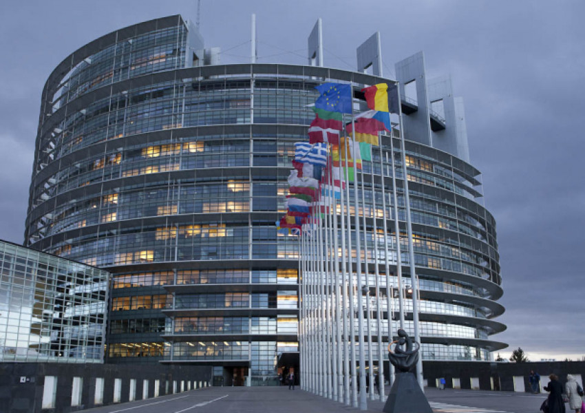 Европарламентът одобри споразумението с Великобритания