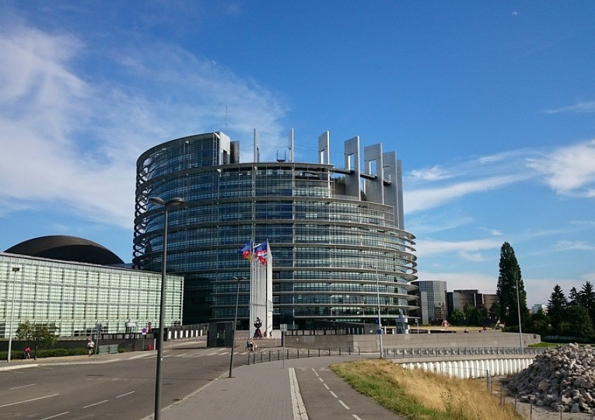 Европарламентът реши: Спираме да сменяме часа