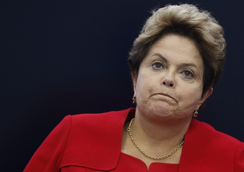 Бразилският парламент отстрани президента Дилма Русеф за 6 месеца