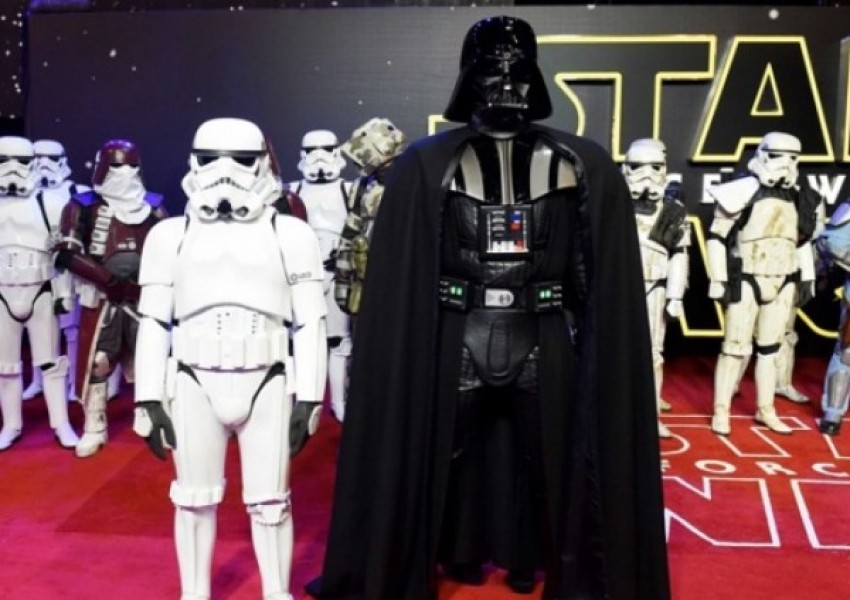 Хиляди на премиерата на новия Star Wars в Лондон (ВИДЕО)