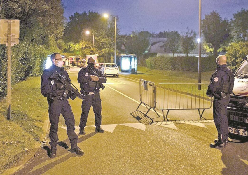 Трима полицаи са убити при стрелба в Централна Франция