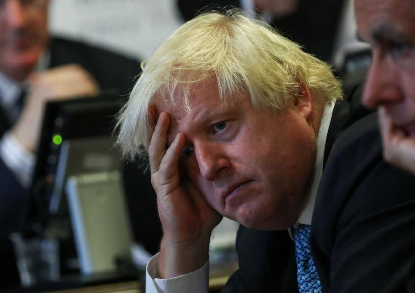Лондон: Все по-сериoзни стават искания за оставката на Борис Джонсън