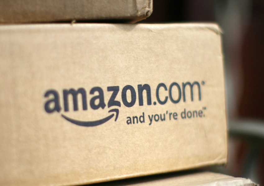 Пазаруването в Amazon вече може да се плаща в брой