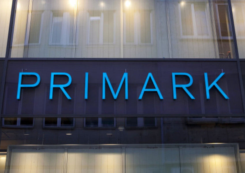 Откриха човешка кост в чорапи от Primark
