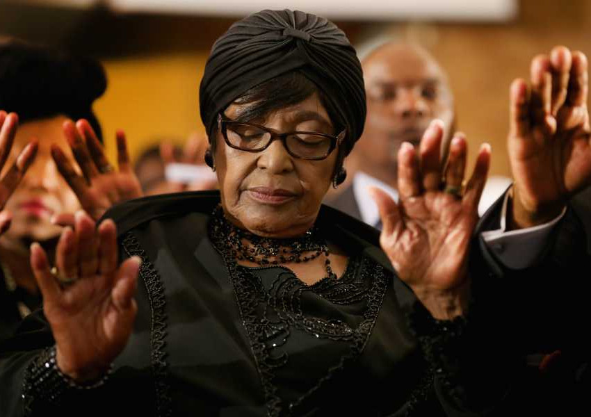 Почина бившата съпруга на Нелсън Мандела - Уини