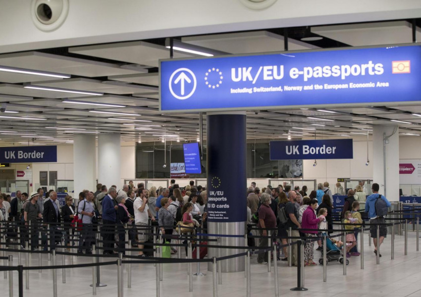 Все повече имигранти от ЕС напускат Великобритания