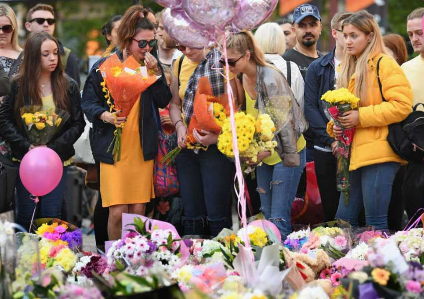 Ариана Гранде прекрати турнето си в Европа