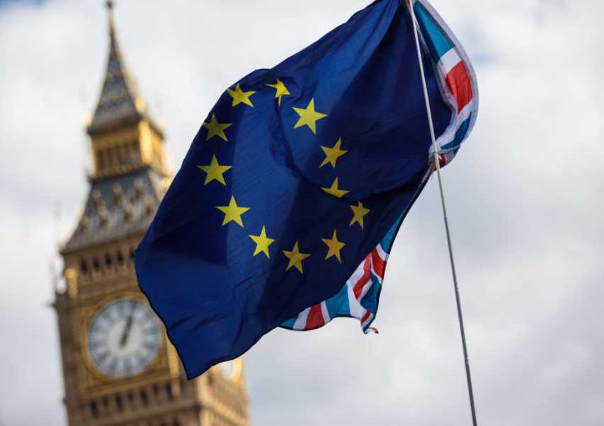 Британският парламент гласува отмяна на европейското право