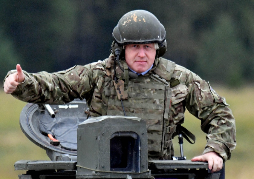 Лондон: Борис Джонсън изпраща британски войски в Европа