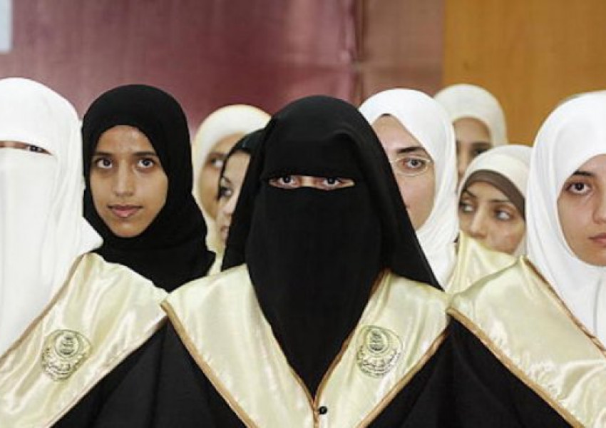 Глобиха швед за ядене на бекон пред мюсюлманки   